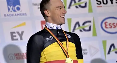 Thibau Nys wint Wereldbeker in Dendermonde na zinderende slotronde